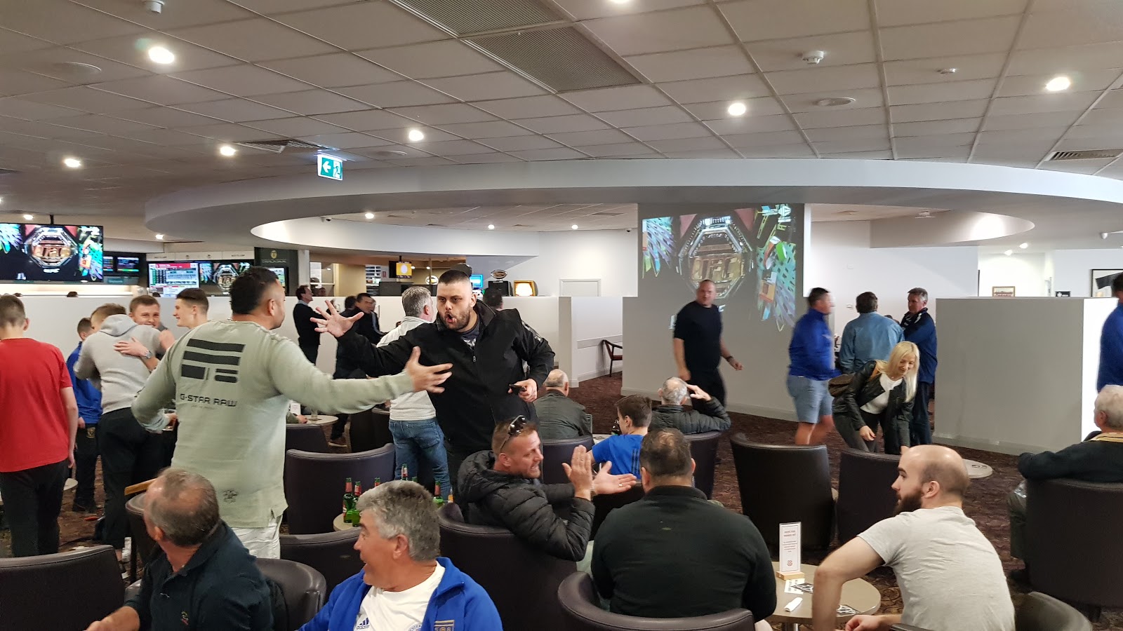 King Tom Club in Edensor Park - photo 5
