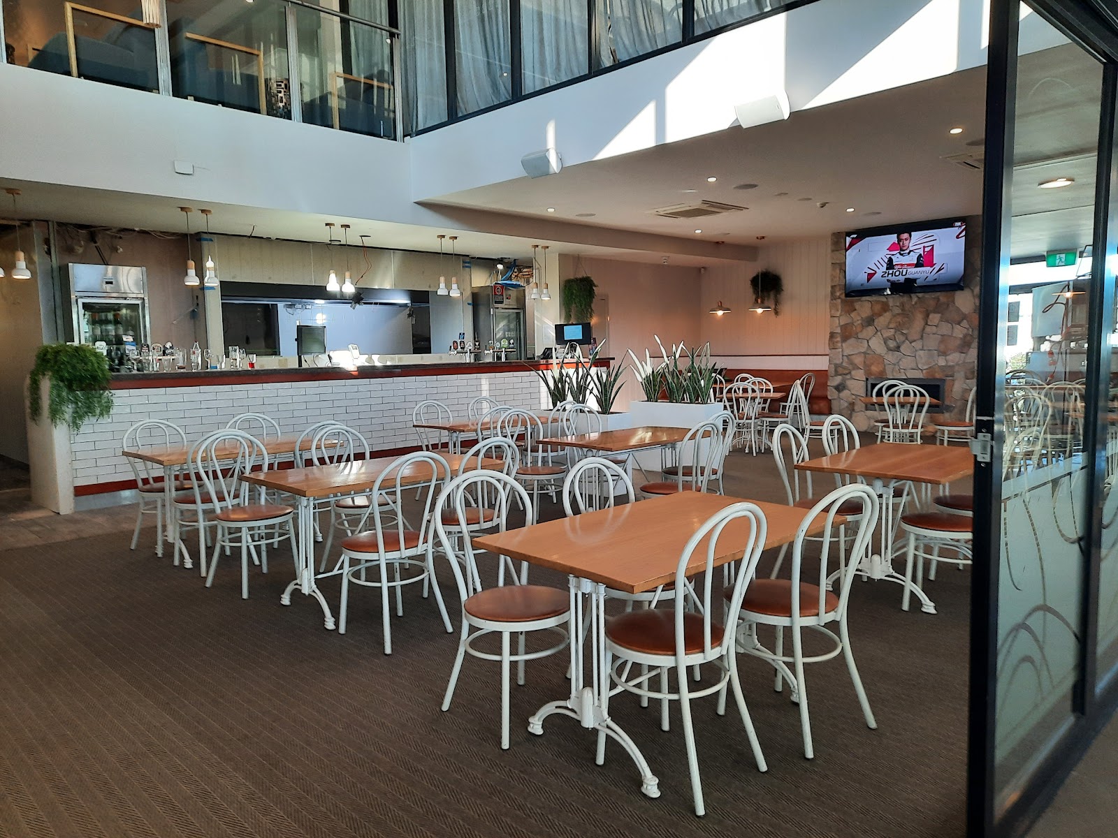 Kings Park Tavern in Kings Park - photo 4