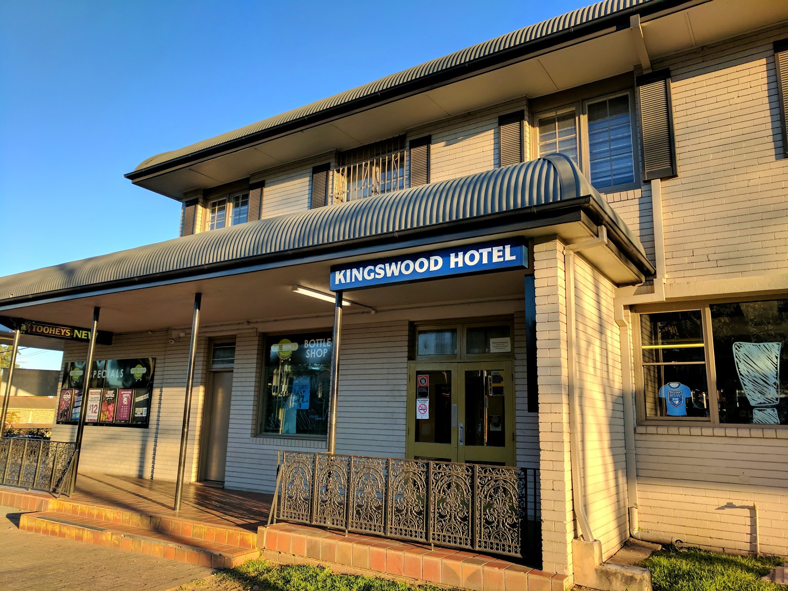Kingswood Hotel in Kingswood - photo 2