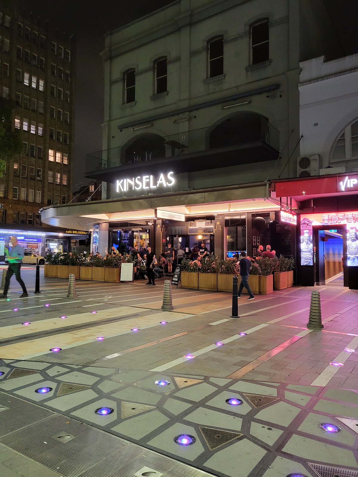 Kinselas Hotel in Darlinghurst - photo 4