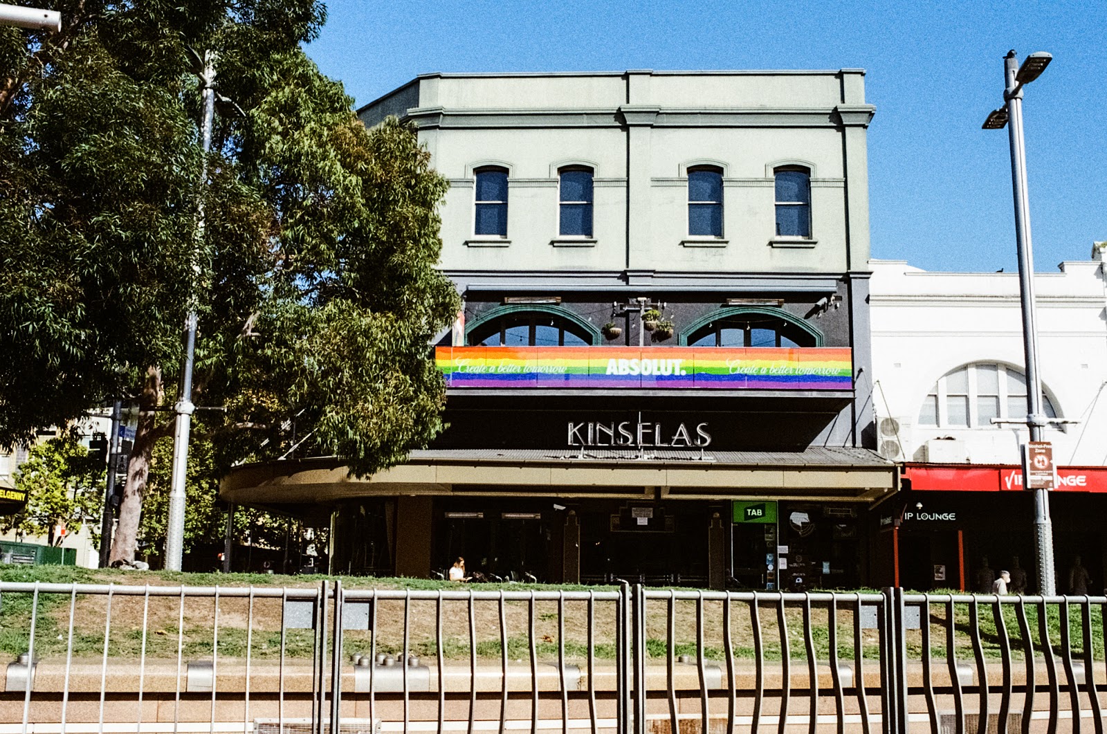 Kinselas Hotel in Darlinghurst - photo 2