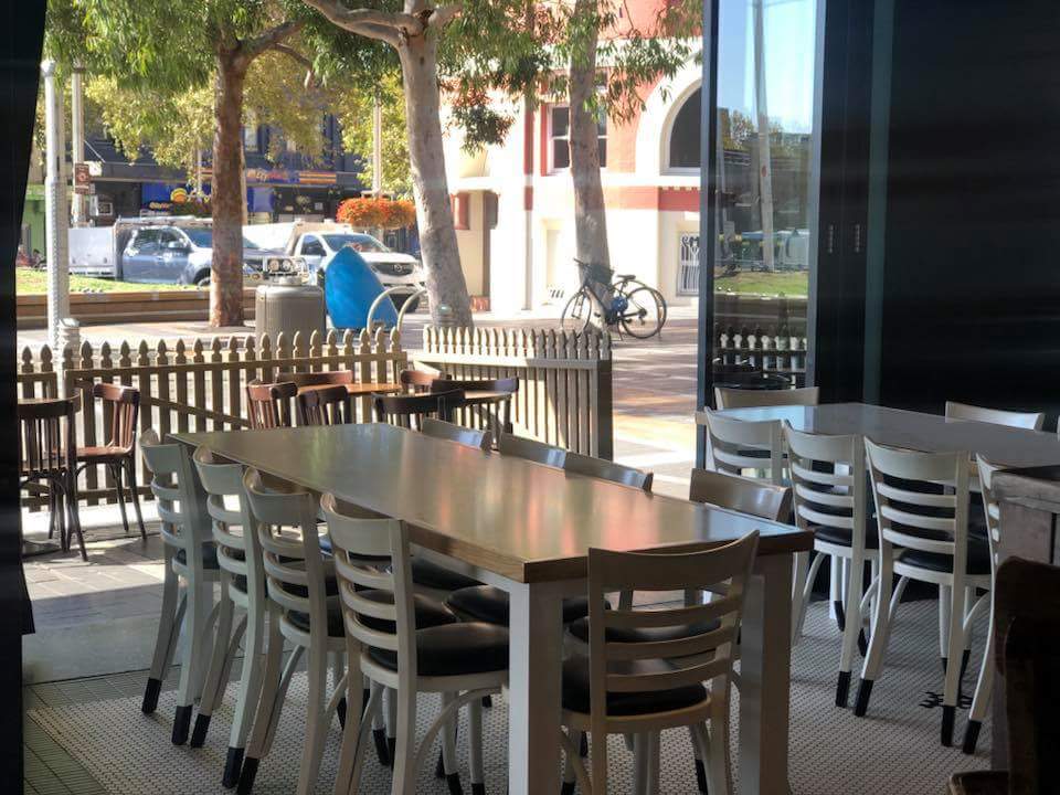 Kinselas Hotel in Darlinghurst - photo 6