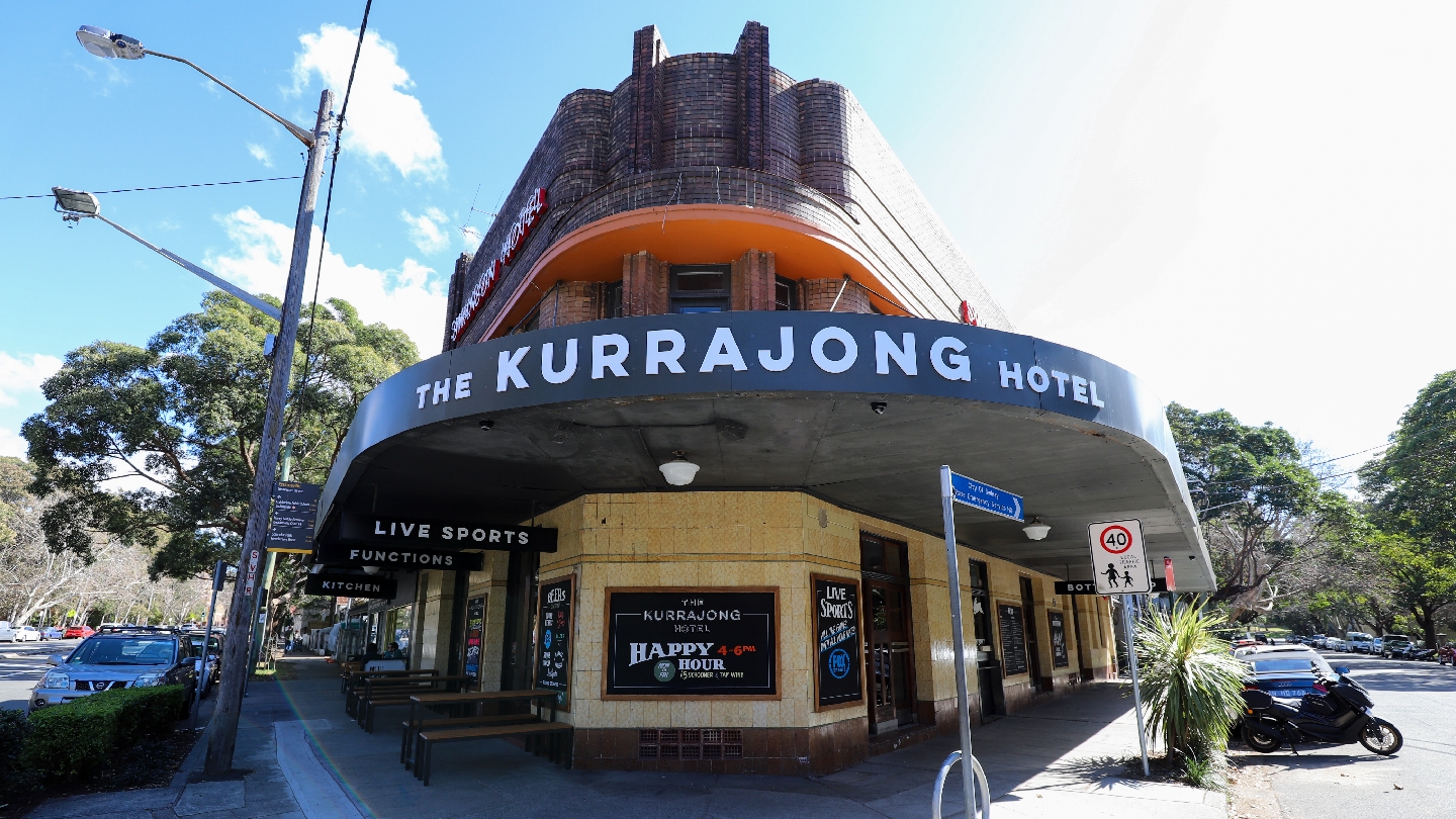 Kurrajong Hotel in Erskineville - photo 1