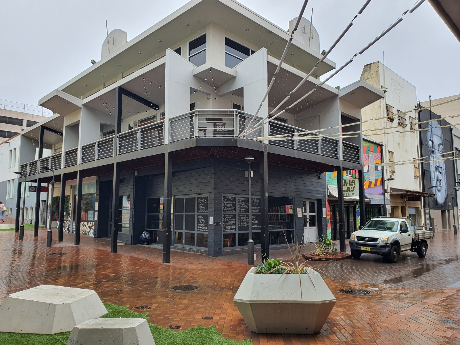 La La La's in Wollongong - photo 1