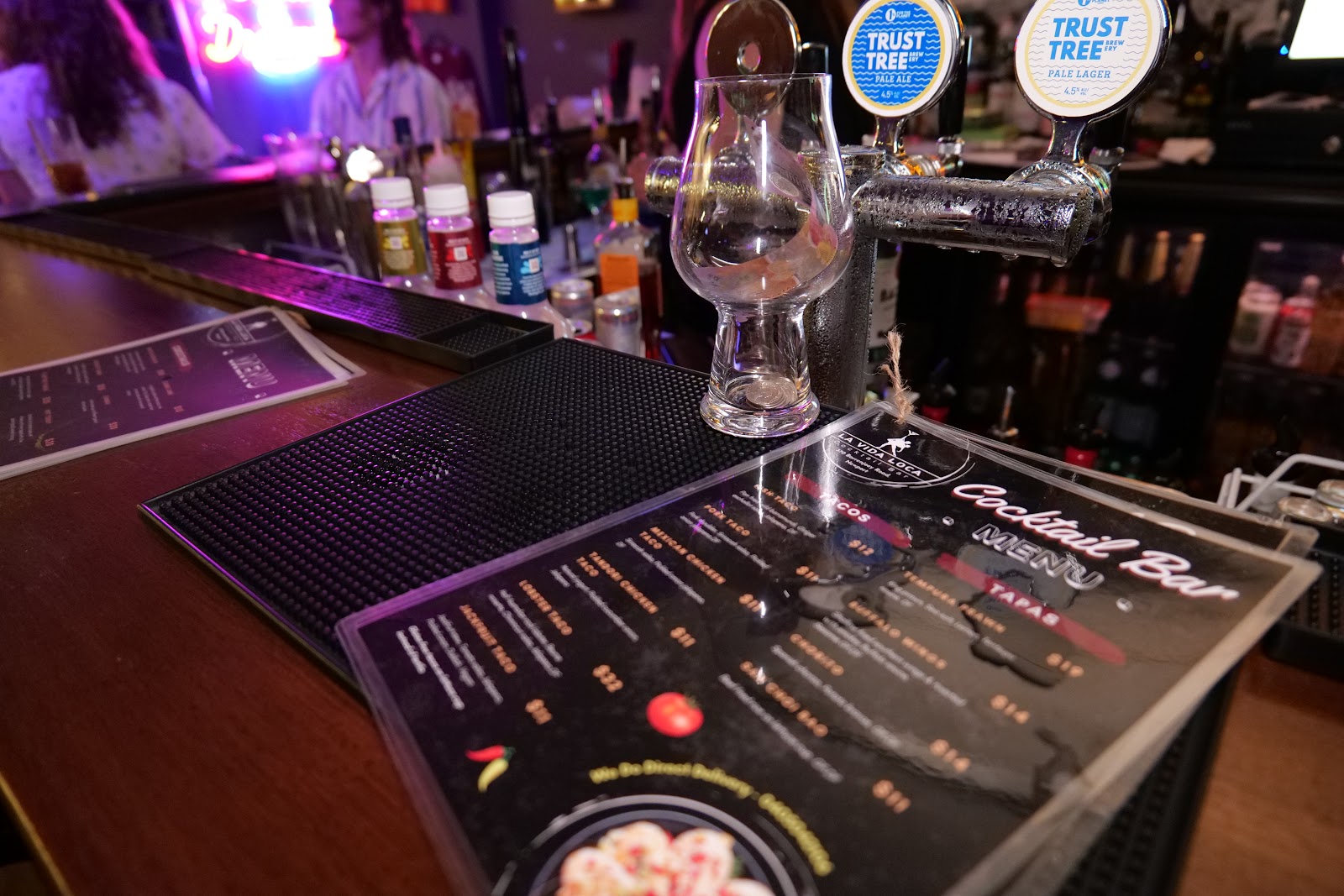 La Vida Loca Bar in Newport - photo 3