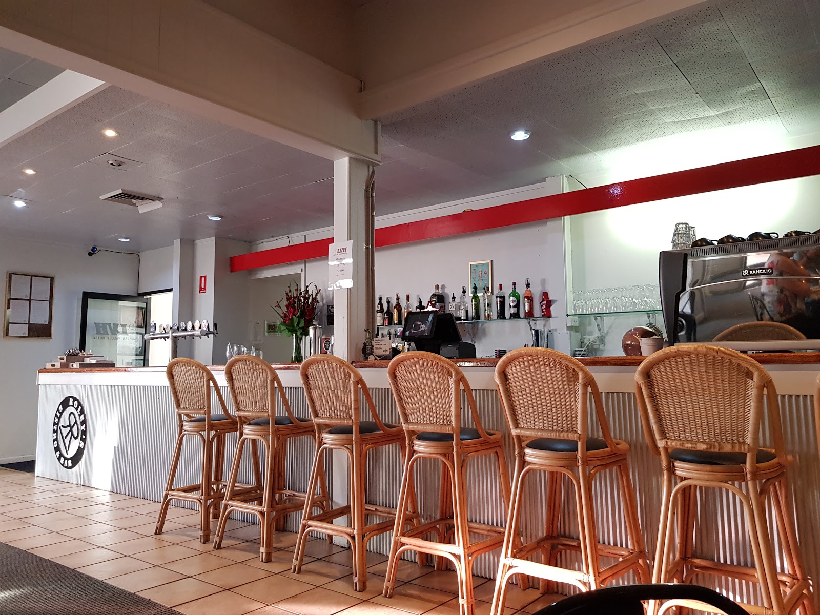 Lachlan Valley Hotel in Cowra - photo 5
