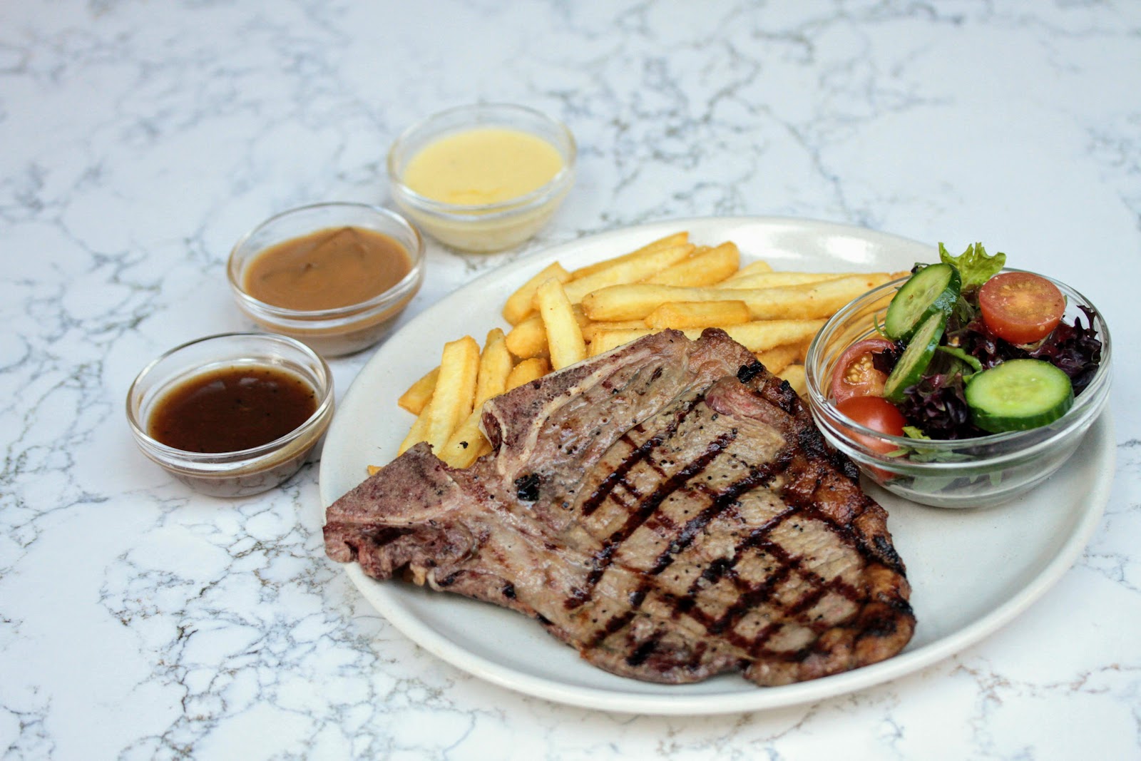 Lakes Hotel in Rosebery - photo 4