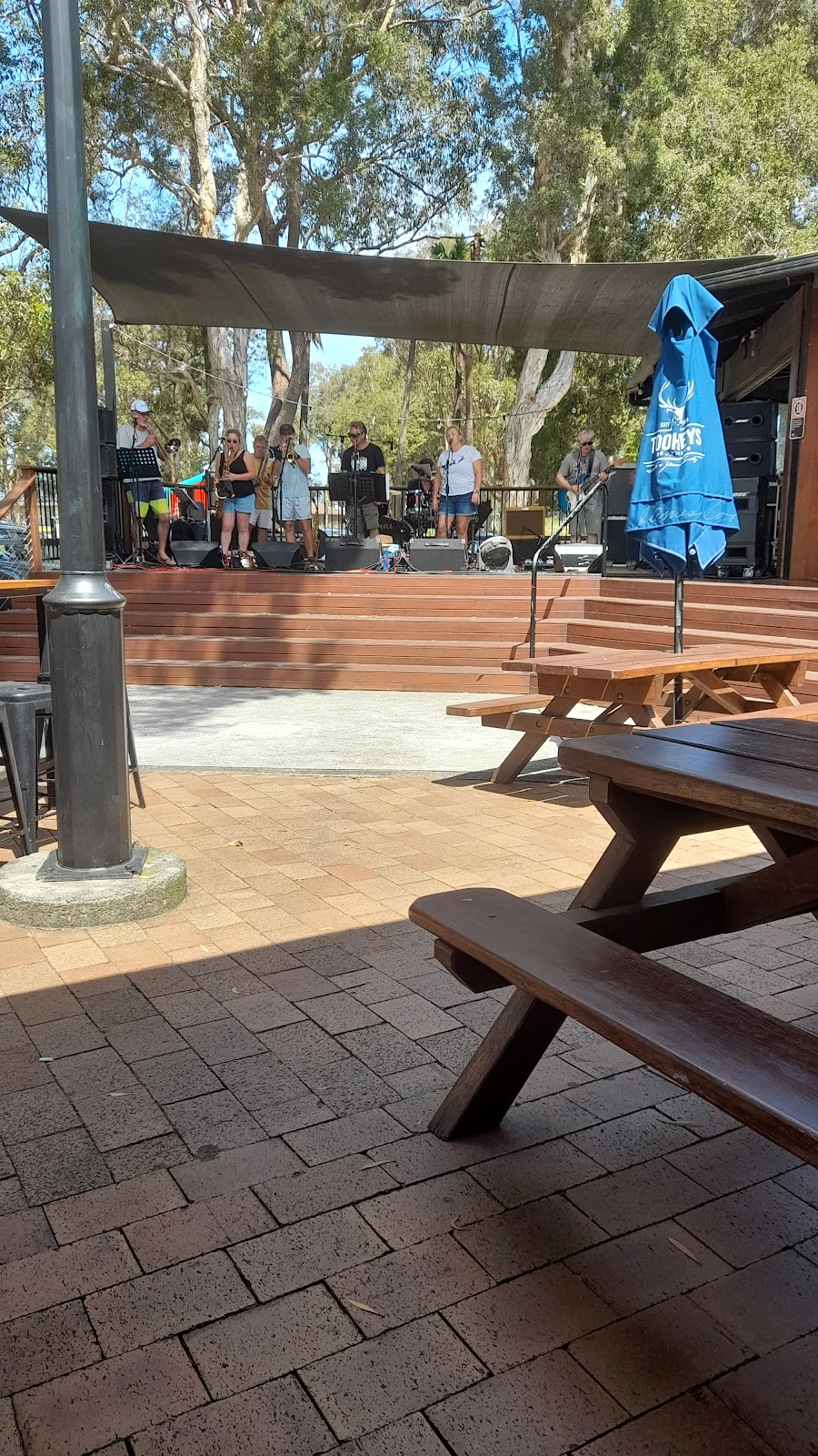 Lakeside Tavern in Forster - photo 4