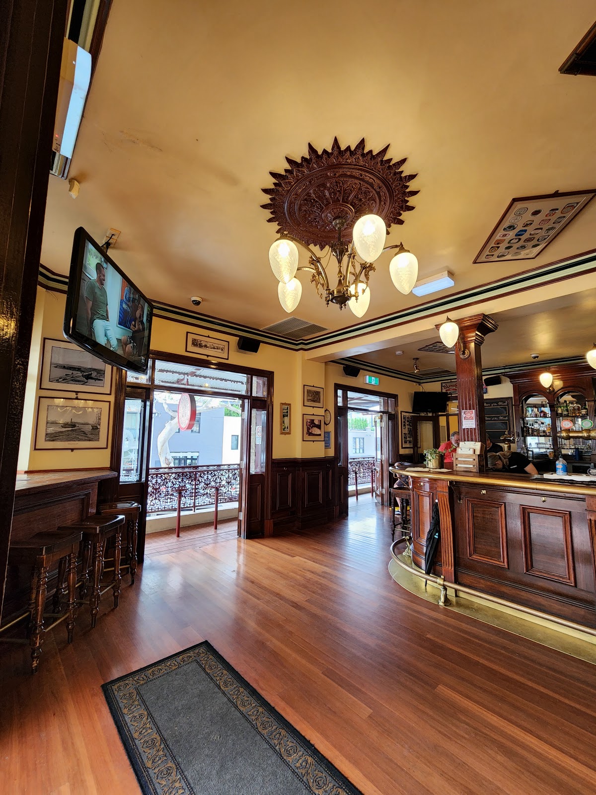London Hotel in Balmain - photo 6