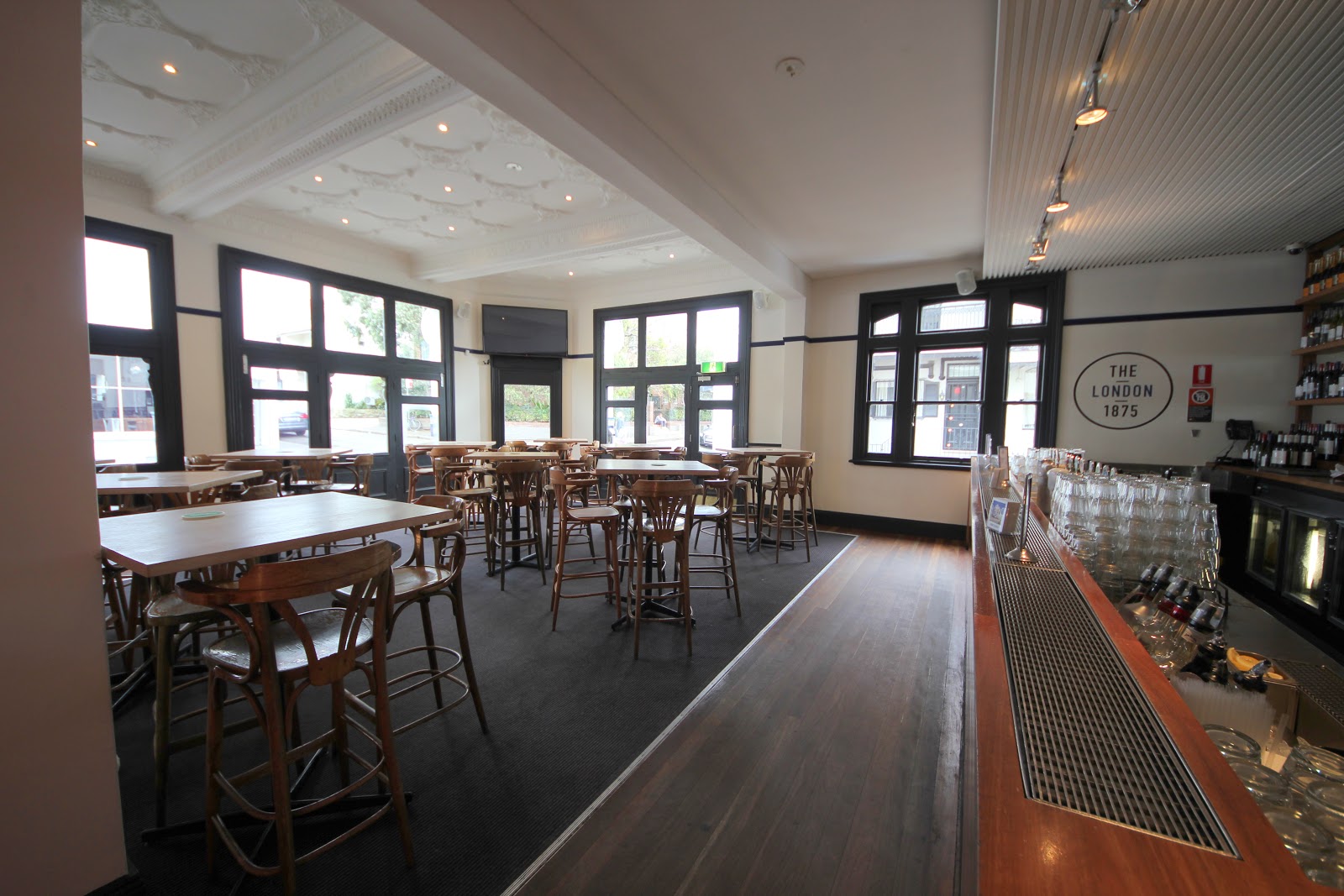 London Tavern Hotel in Paddington - photo 4