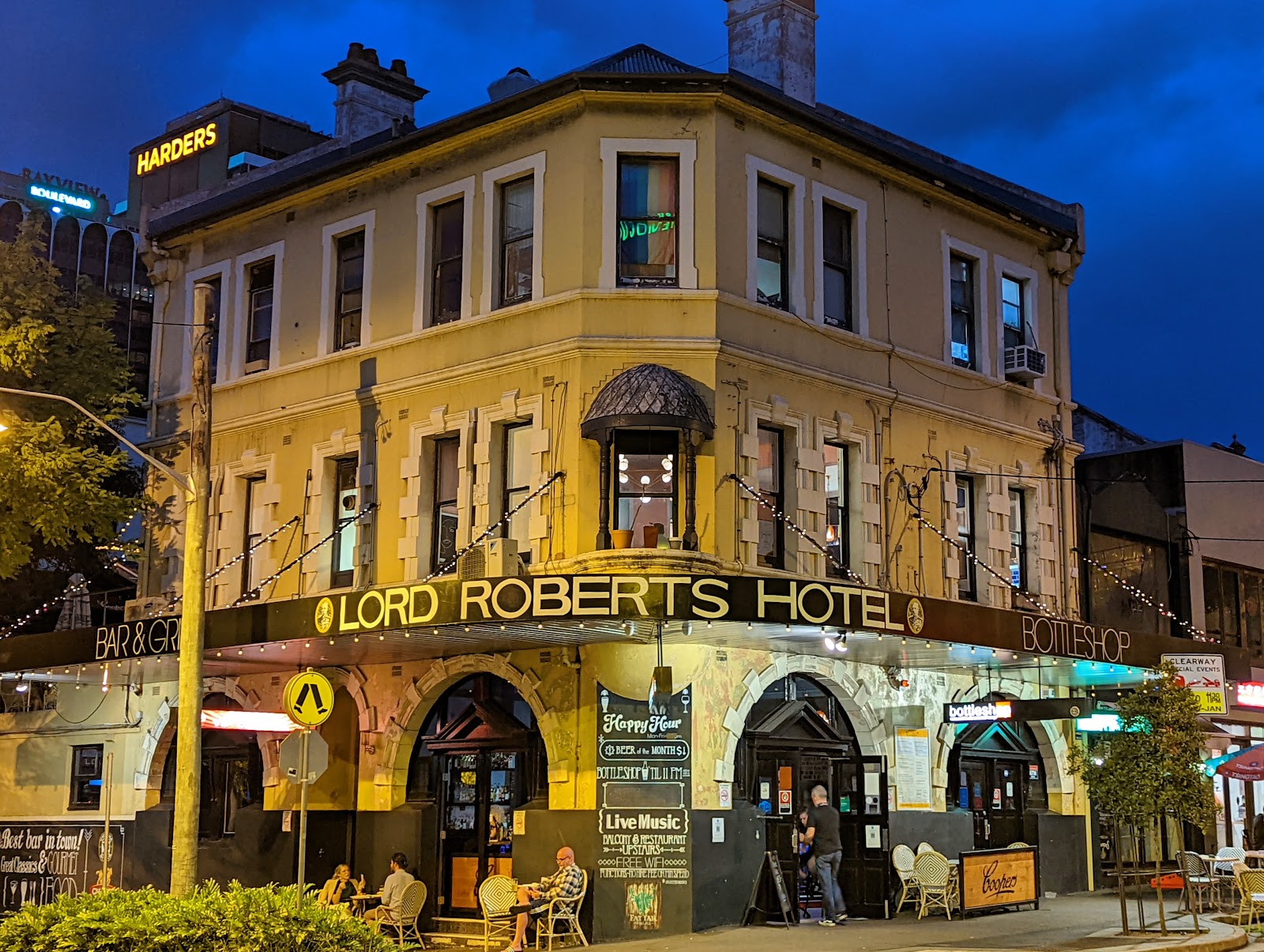 Lord Roberts Hotel in Darlinghurst - photo 1