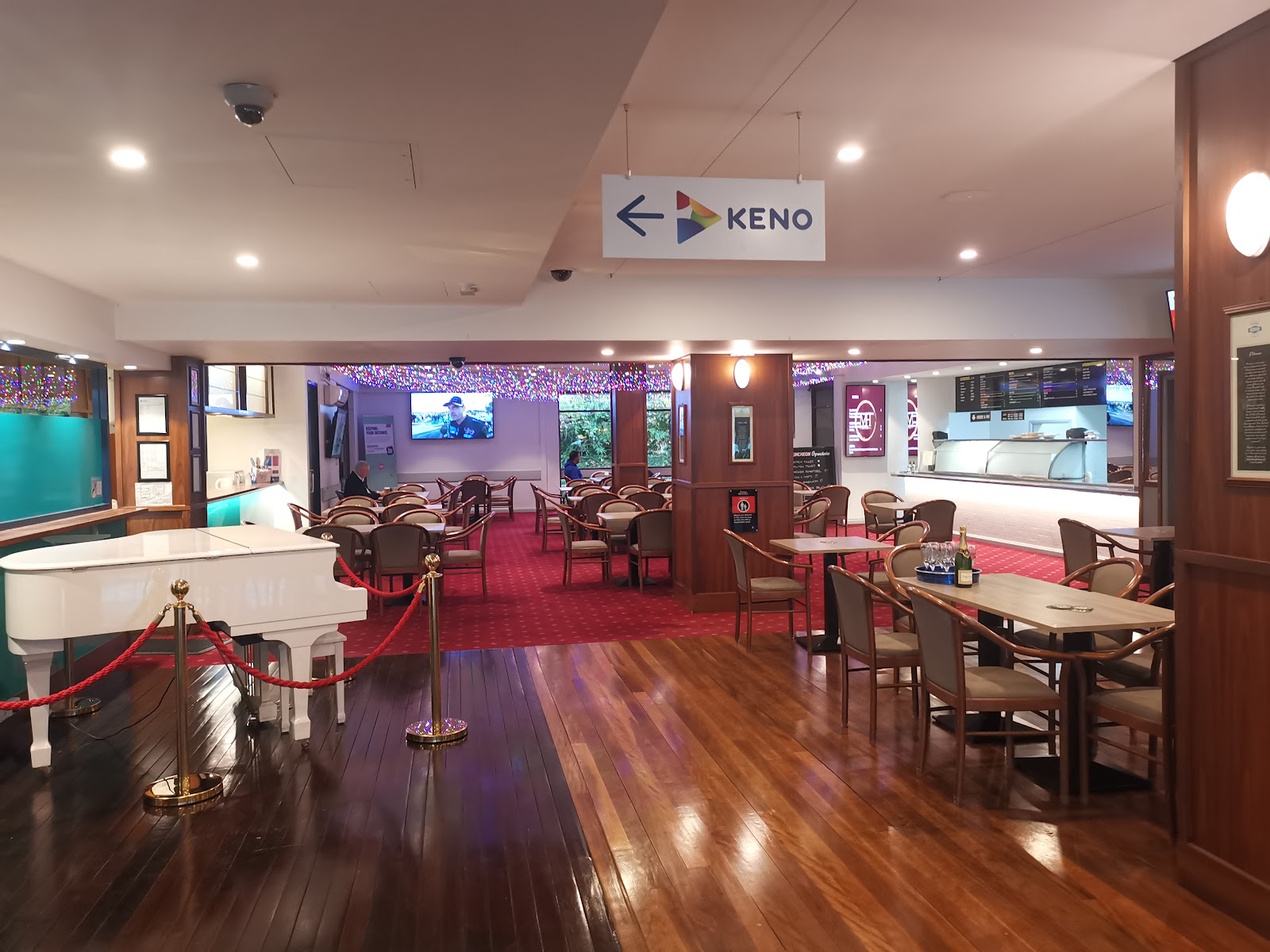 Markets Hotel in Homebush West - photo 1