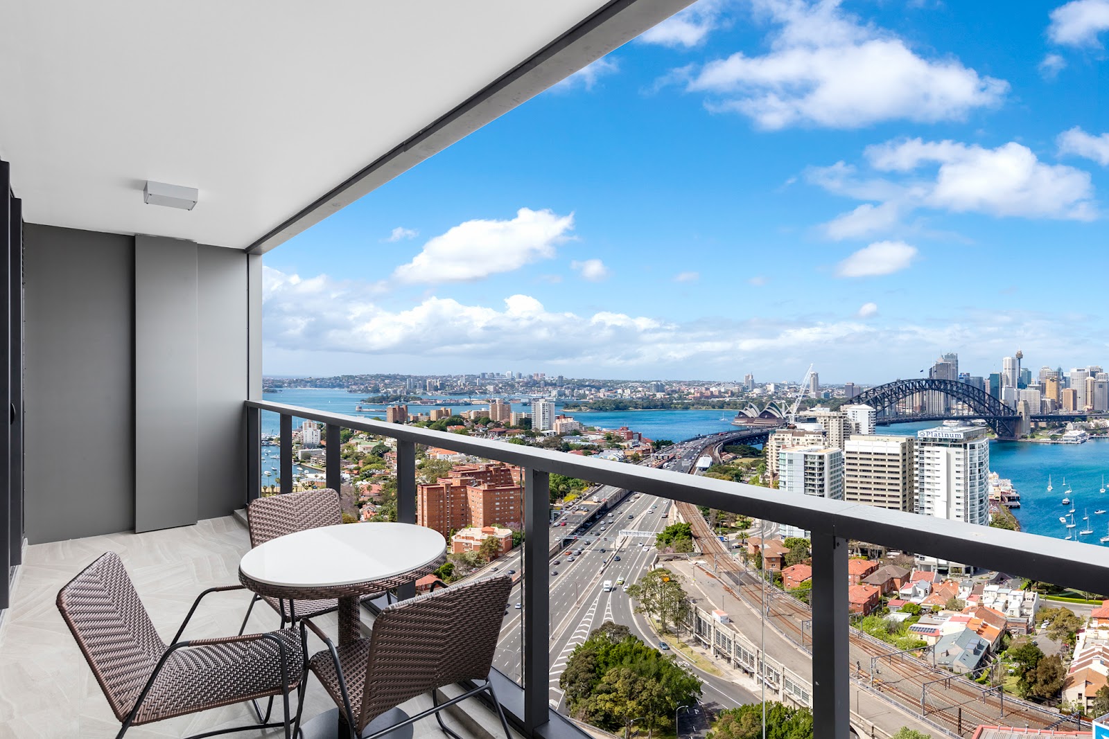 Metropolis Hotel in North Sydney - photo 2