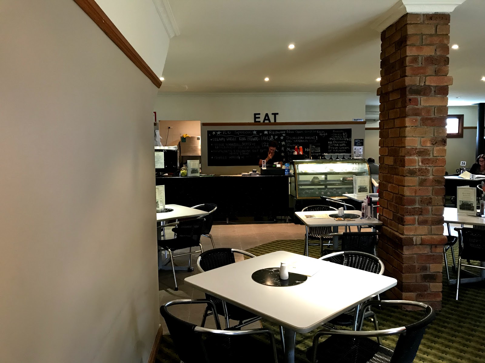 Minmi Hotel in Minmi - photo 3