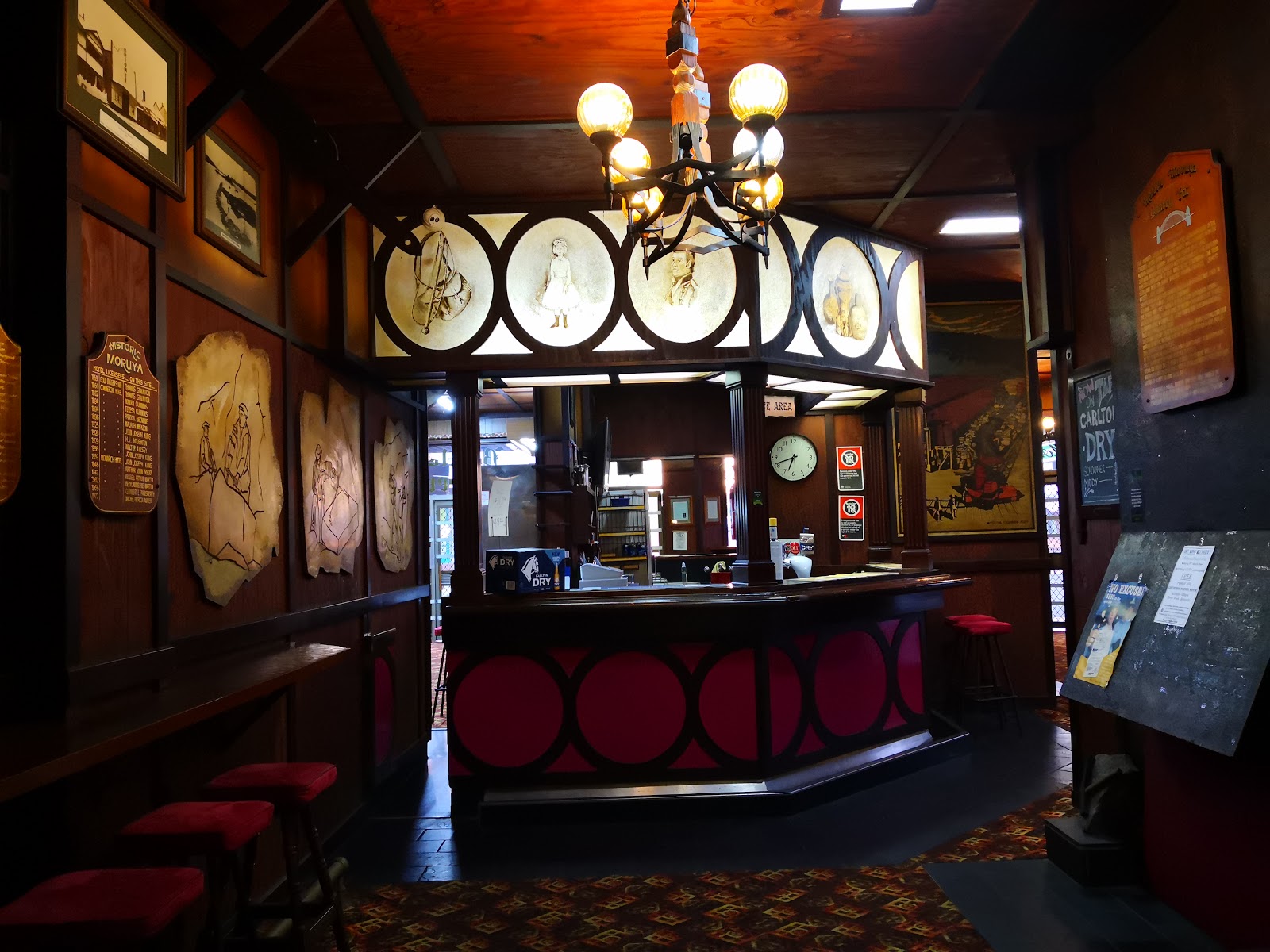 Monarch Hotel in Moruya - photo 5