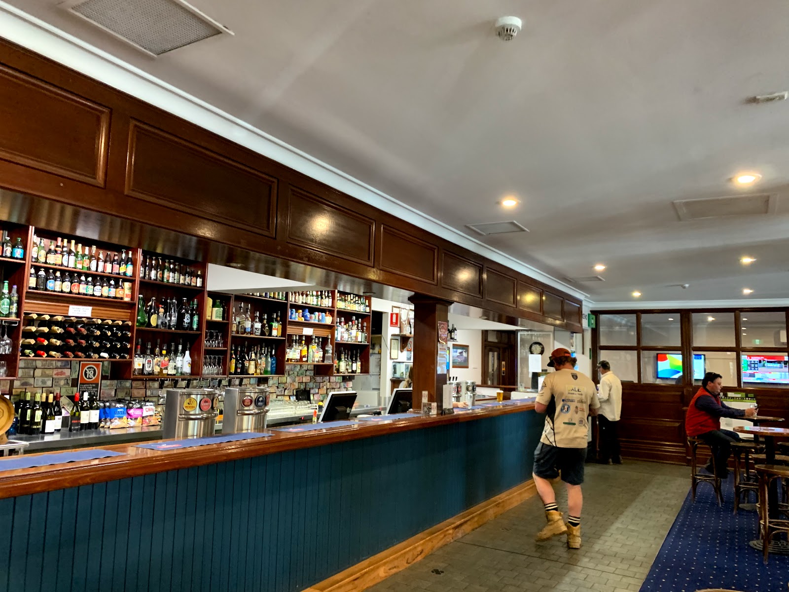 Moss Vale Hotel in Moss Vale - photo 3