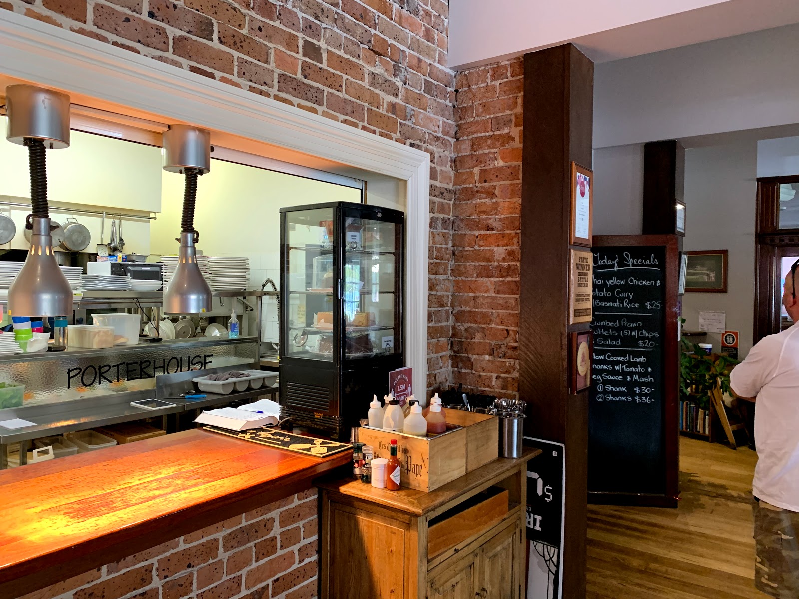 Moss Vale Hotel in Moss Vale - photo 4