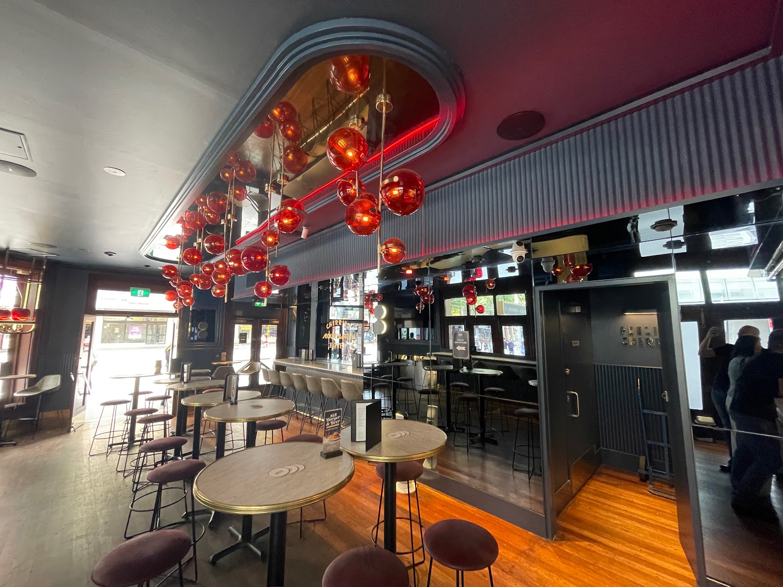 Mountbatten Hotel in Haymarket - photo 2