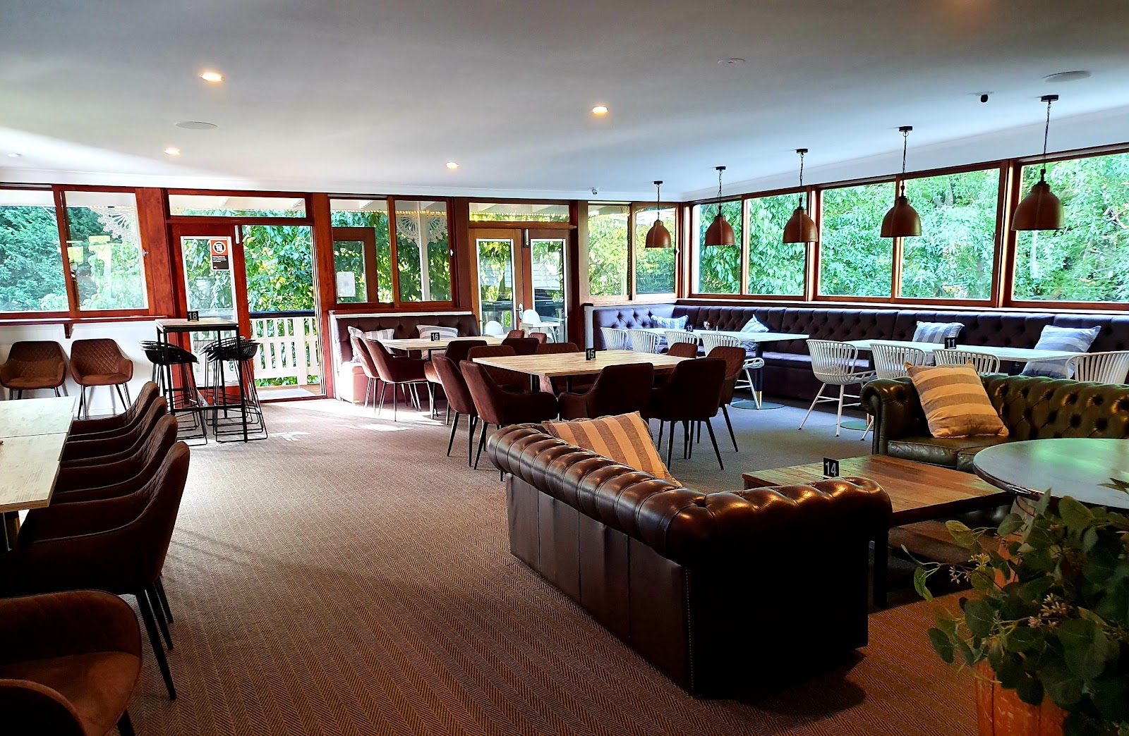 Mt Kembla Hotel in Mount Kembla - photo 2