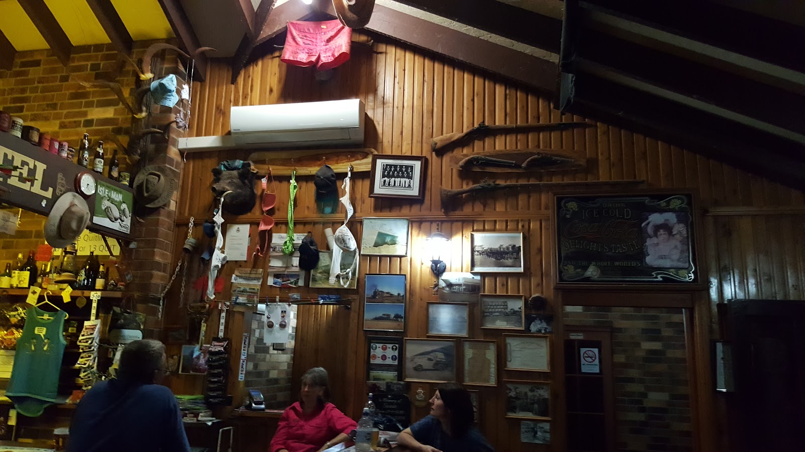 Mulga Creek Hotel in Byrock - photo 4