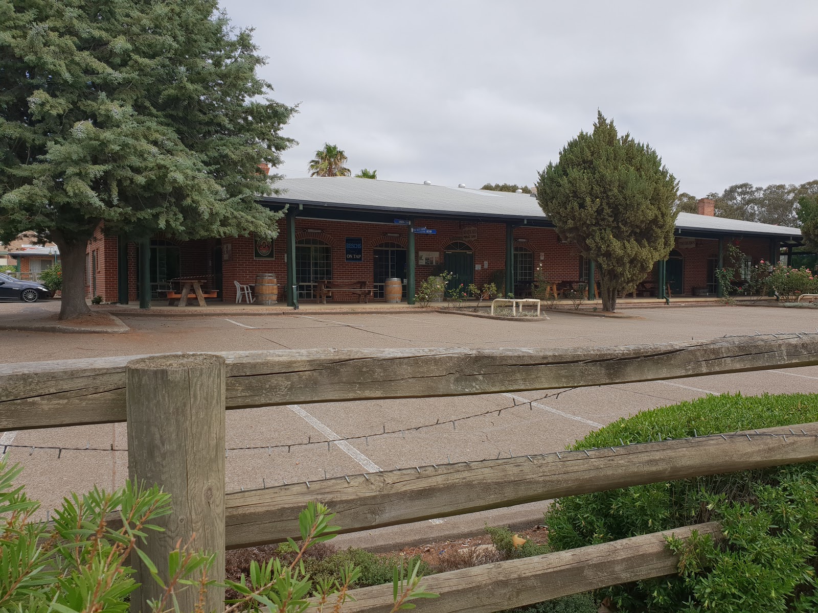 Murrumbateman Country Inn in Murrumbateman - photo 5
