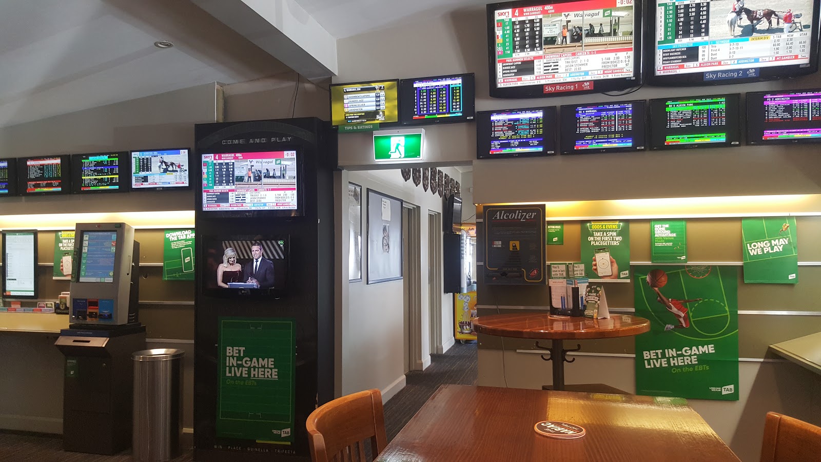 Nabiac Hotel in Nabiac - photo 2