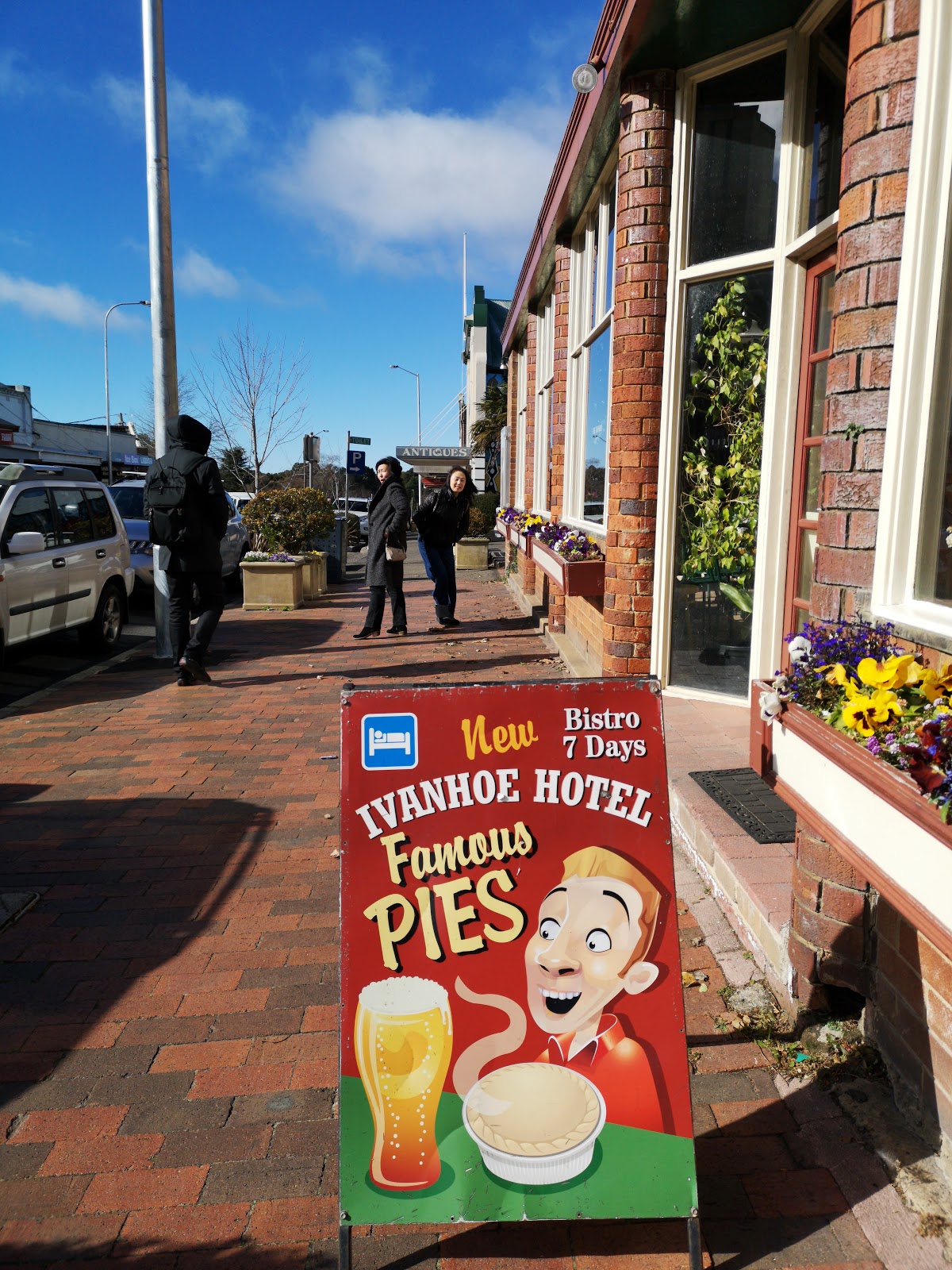 New Ivanhoe Hotel in Blackheath - photo 8