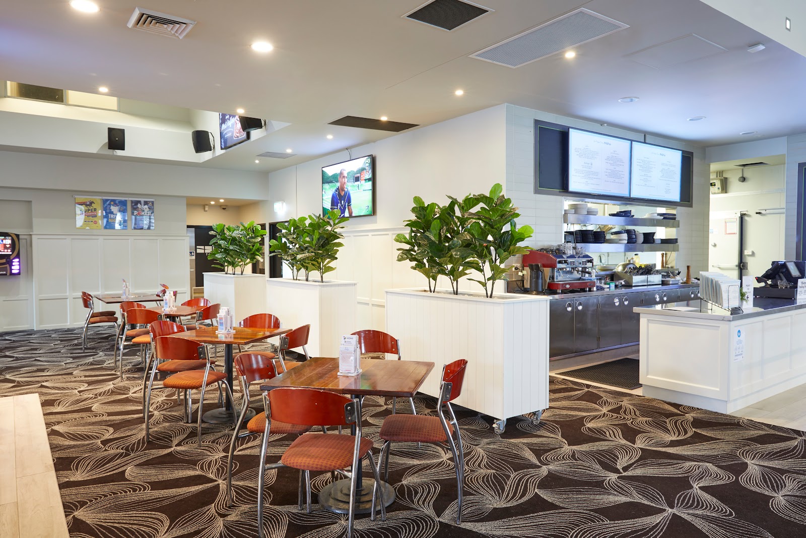 Northlakes Tavern in San Remo - photo 2