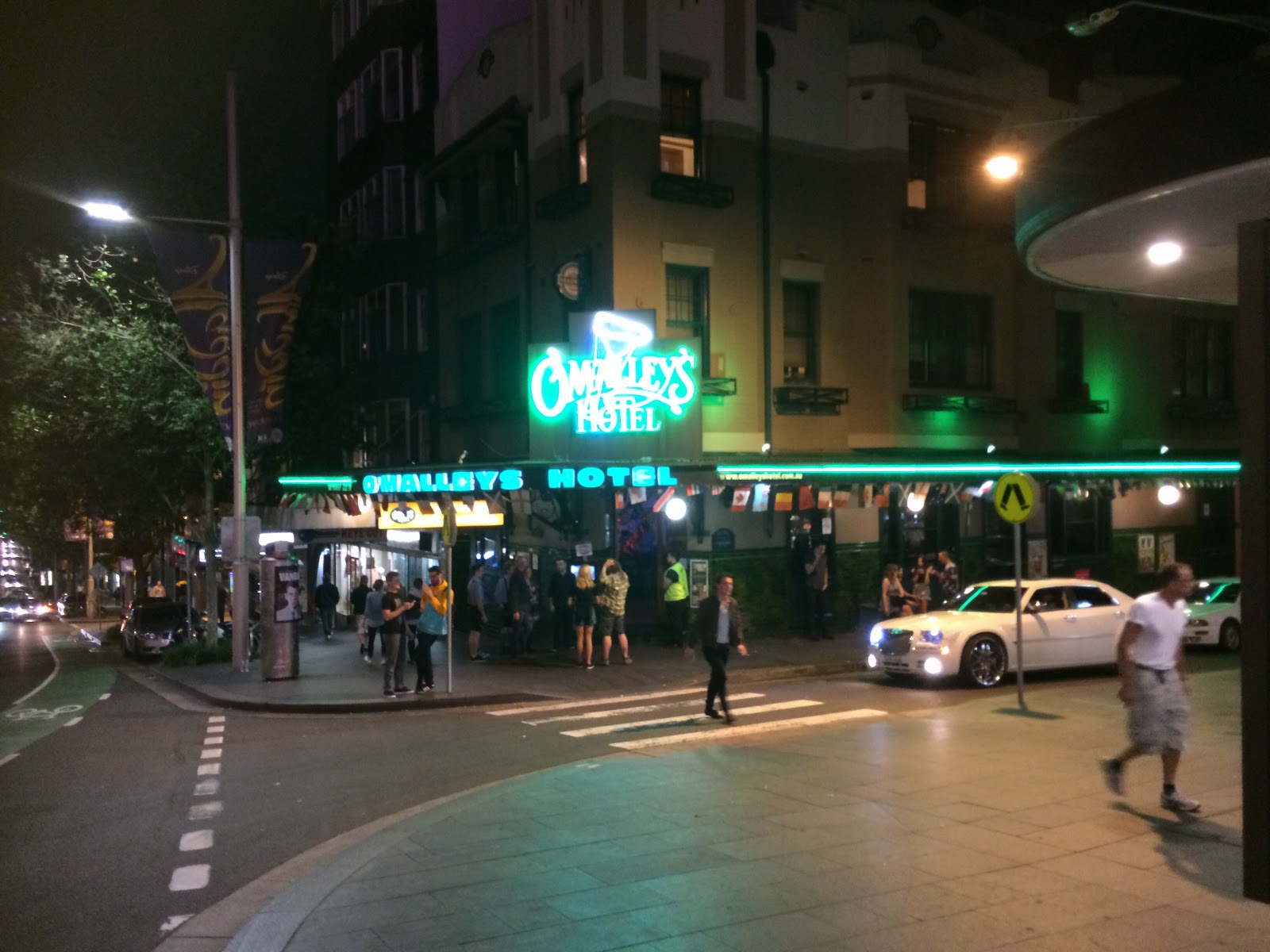 O'Malleys Hotel in Woolloomooloo - photo 3