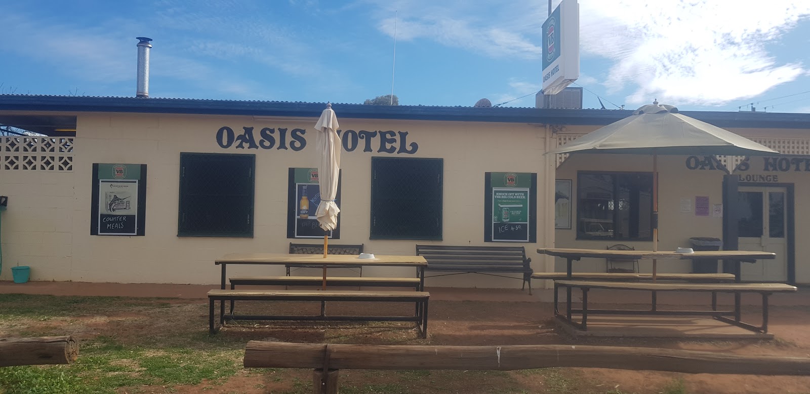 Oasis Hotel in East Tamworth - photo 1