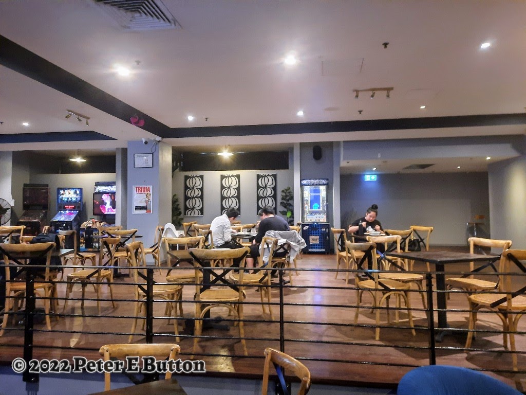 Off Broadway Hotel in Glebe - photo 2
