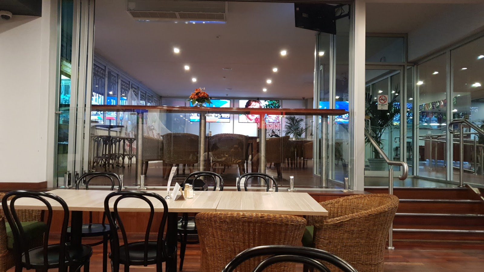 Open Hearth Hotel in Warrawong - photo 3