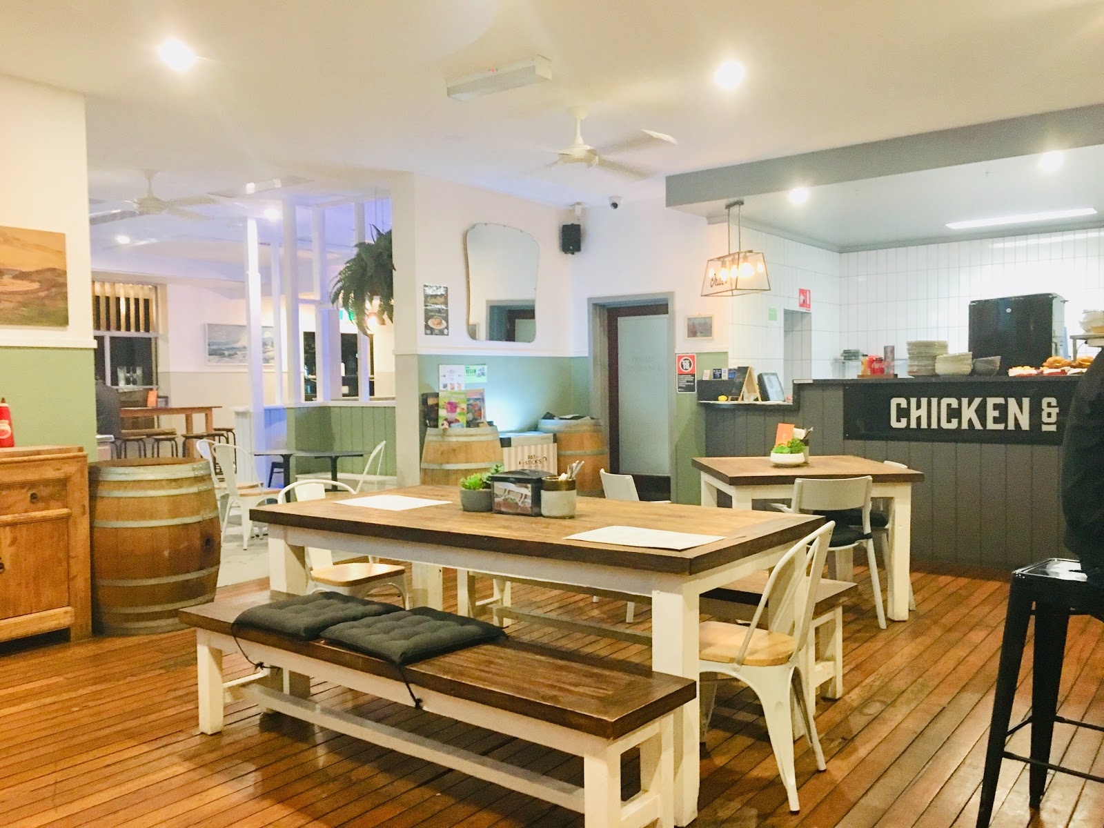 Orange Grove Hotel in Lilyfield - photo 3