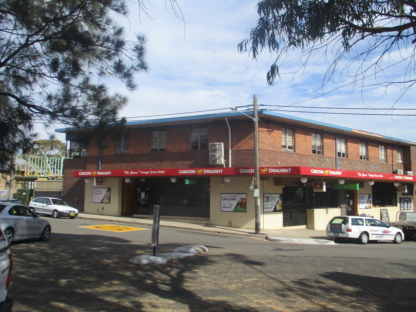 Orange Grove Hotel in Lilyfield - photo 1