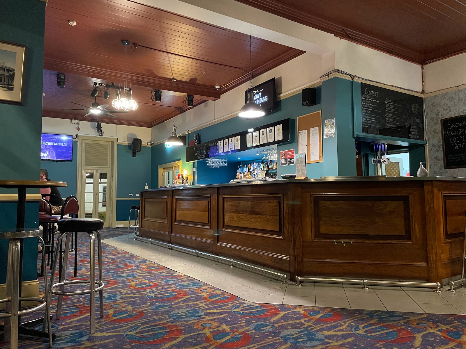 Oriental Hotel in Springwood - photo 3