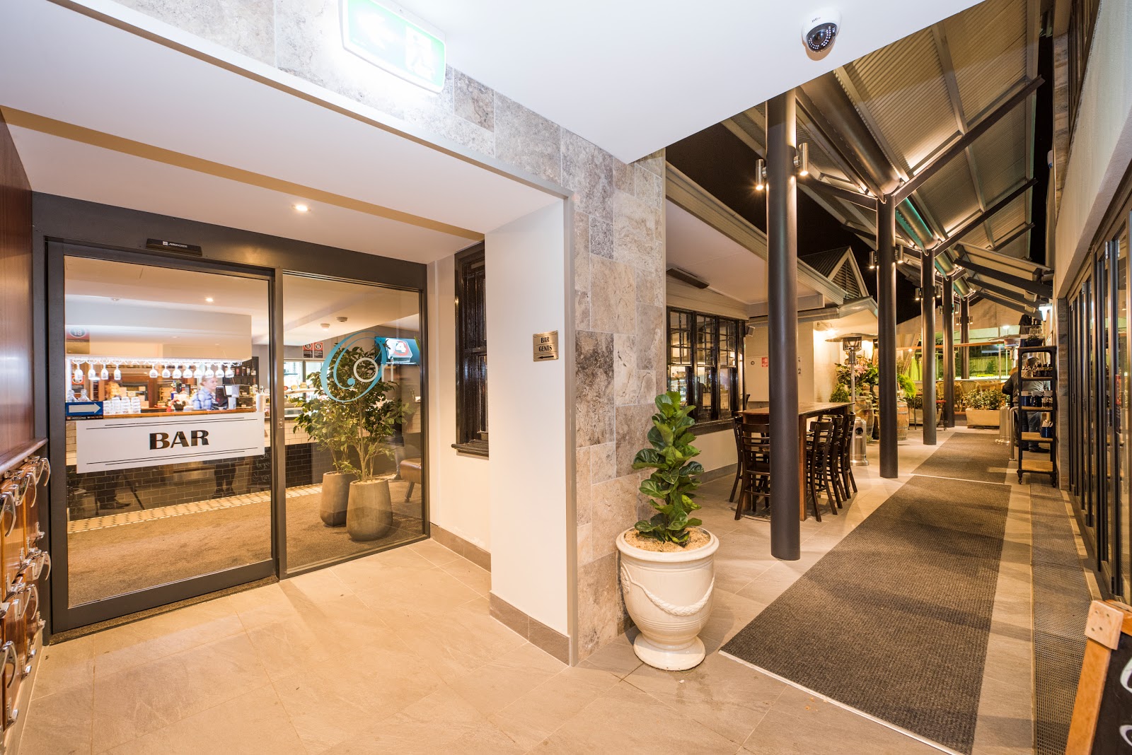 Oriental Tavern Hotel in Mudgee - photo 5