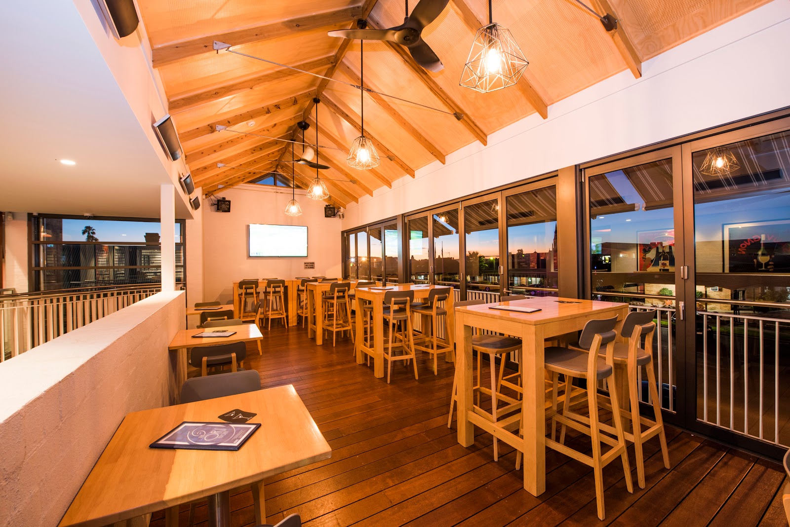 Oriental Tavern Hotel in Mudgee - photo 2
