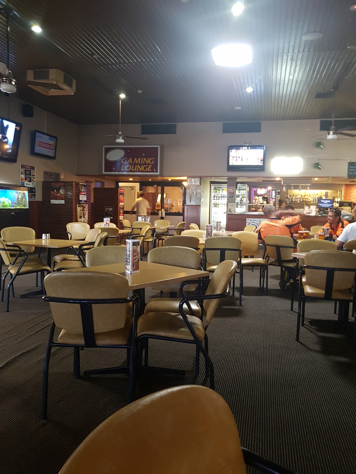Overlander Hotel Motel in Cambridge Park - photo 3