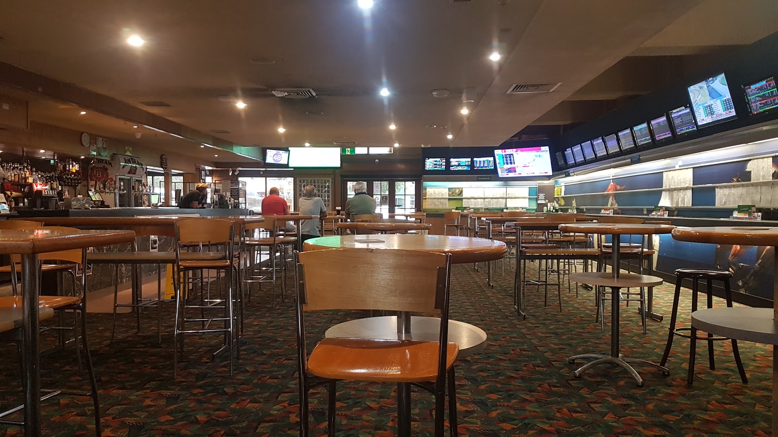 Pagewood Hotel in Maroubra - photo 1
