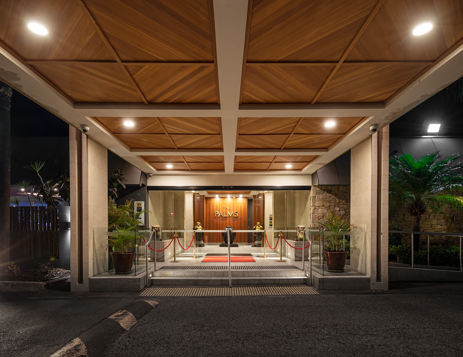 Palms Hotel in Greenacre - photo 1