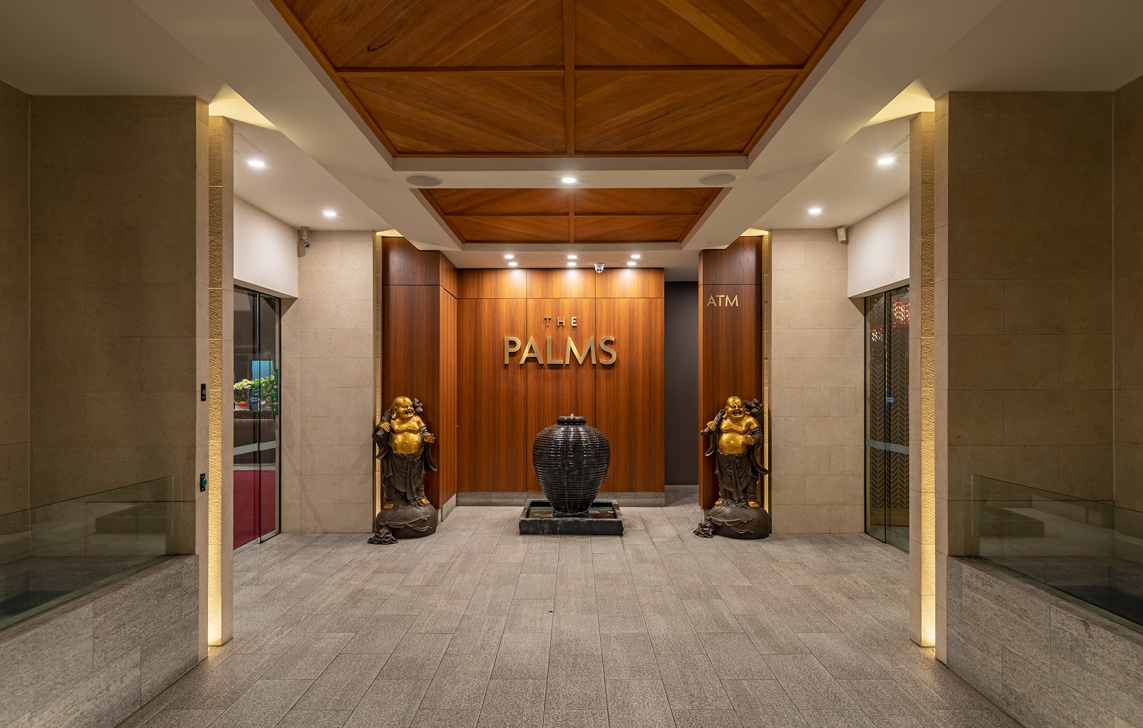 Palms Hotel in Greenacre - photo 2