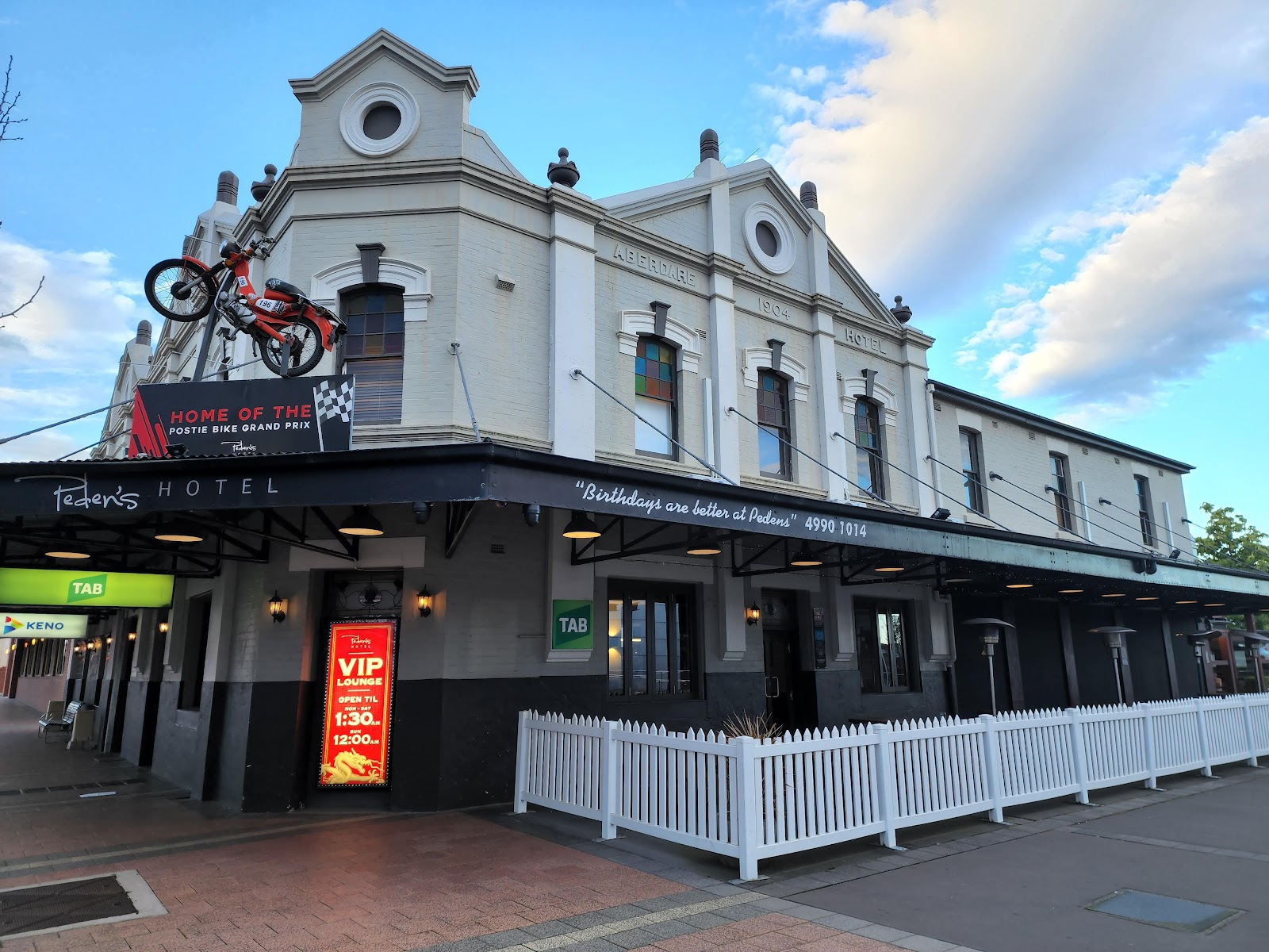 Peden's Hotel in Cessnock - photo 1