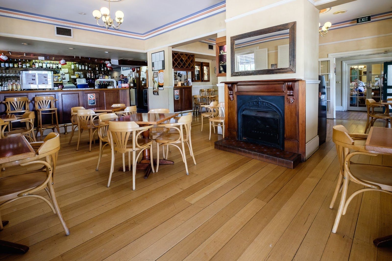 Peel Inn Hotel in Nundle - photo 2