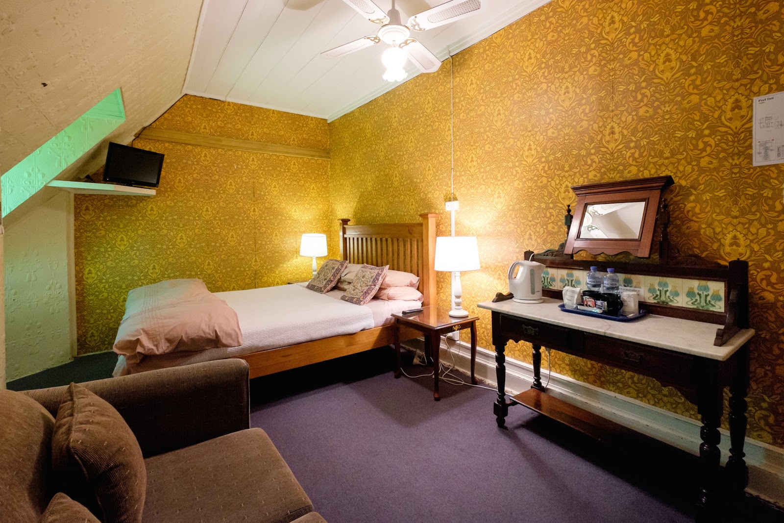 Peel Inn Hotel in Nundle - photo 9