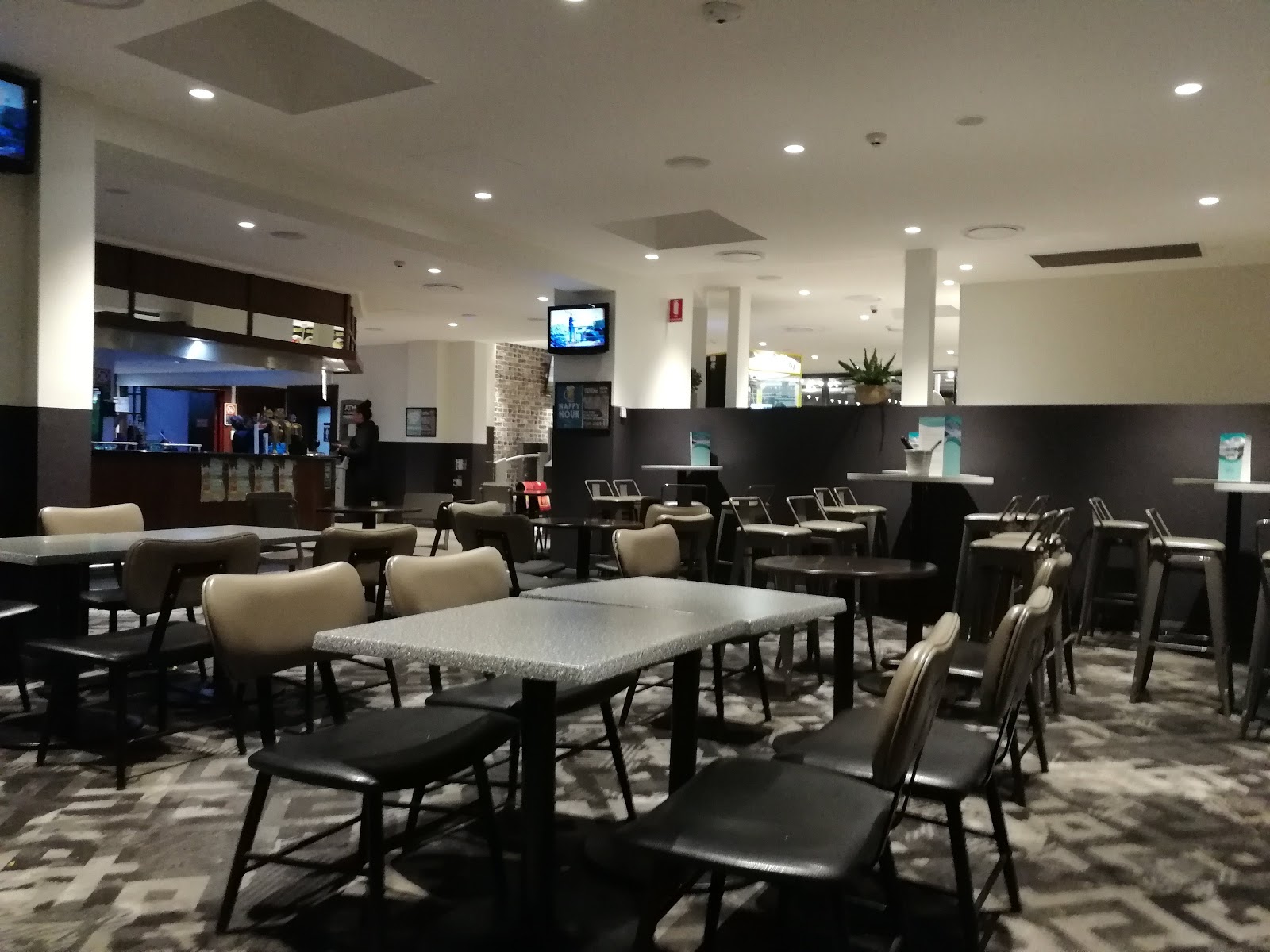 Pine Inn Hotel in Concord - photo 1