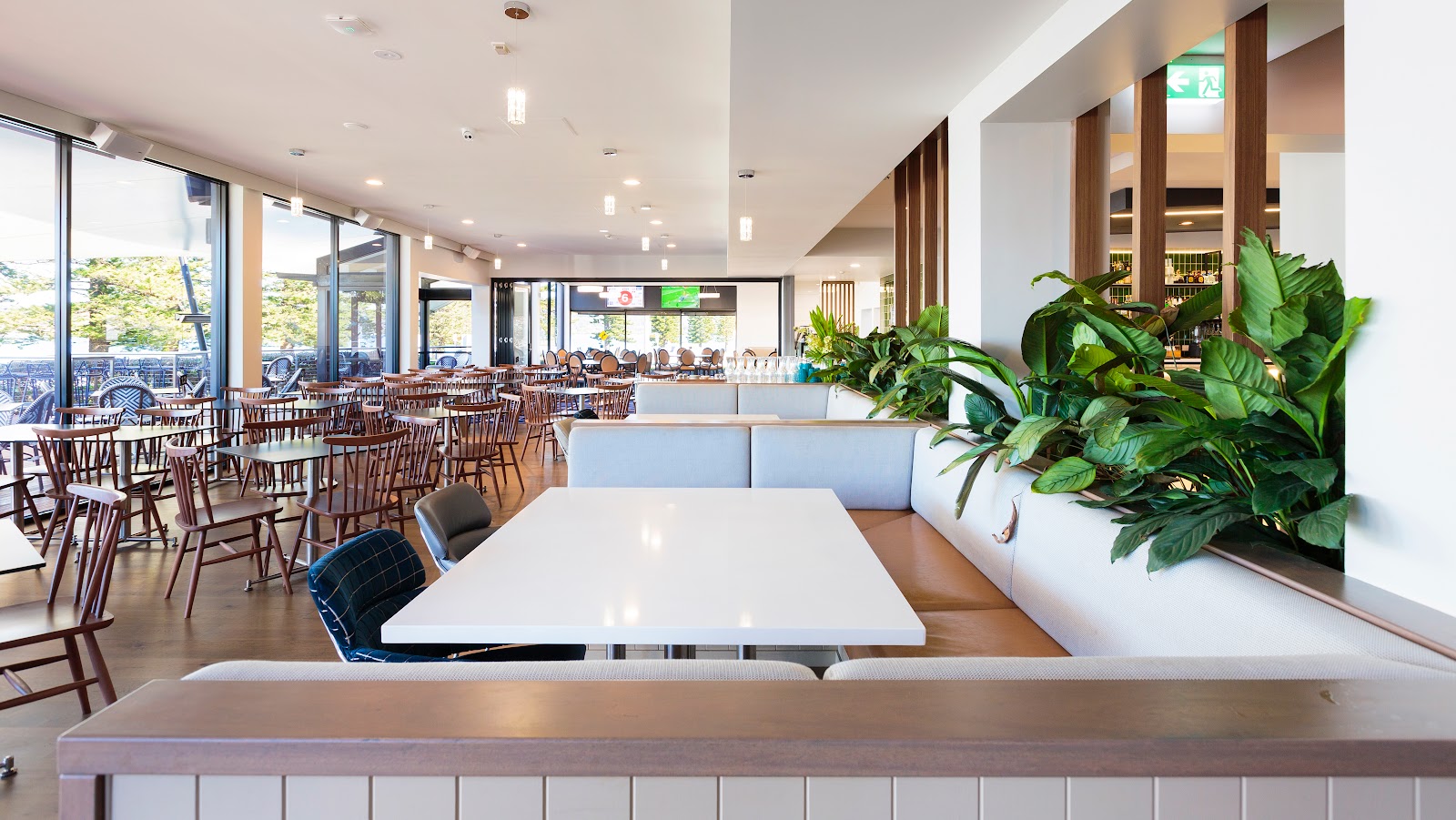 Pippi's at the Point Hotel in Speers Point - photo 2