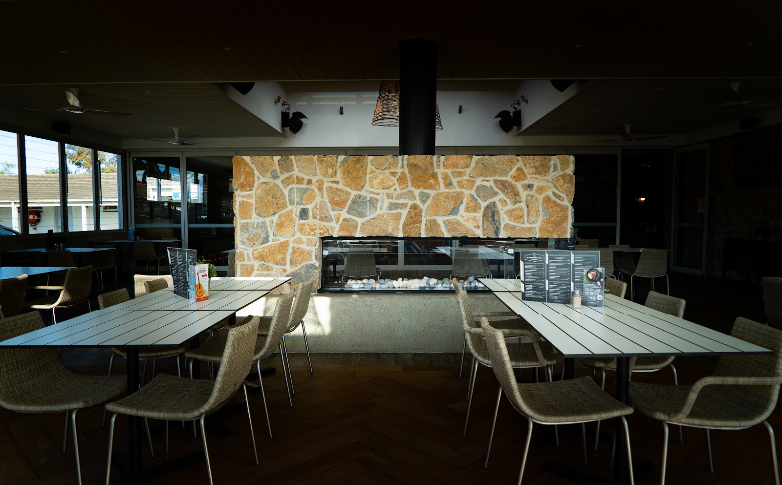 Plumpton Hotel in Glendenning - photo 4