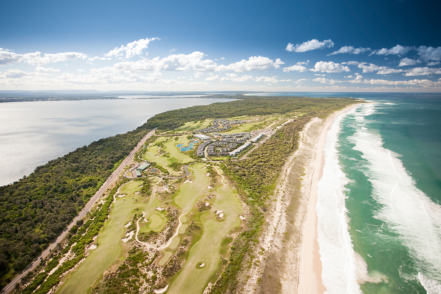 Pullman Magenta Shores Resort in Magenta - photo 4