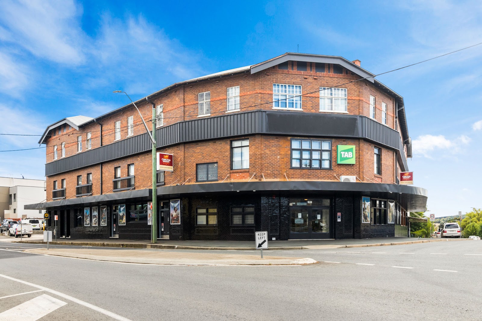 Queanbeyan Hotel in Queanbeyan - photo 1