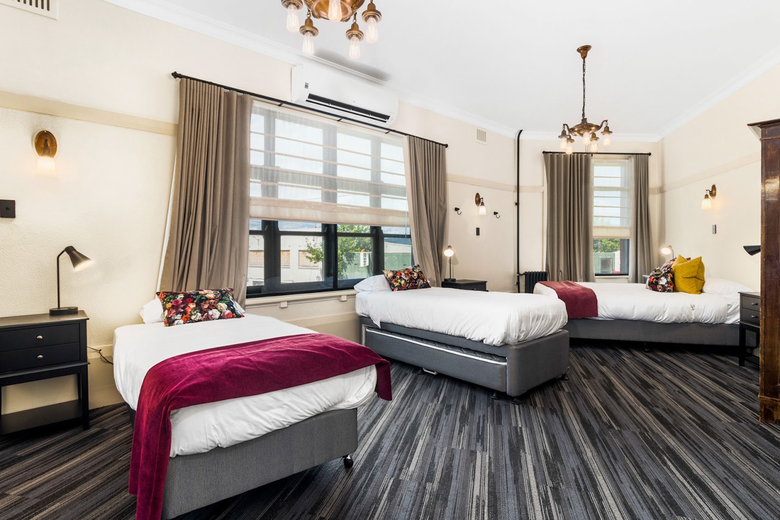 Queanbeyan Hotel in Queanbeyan - photo 8